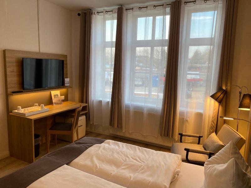 Hotel Pension Zum Alten Fährhaus image