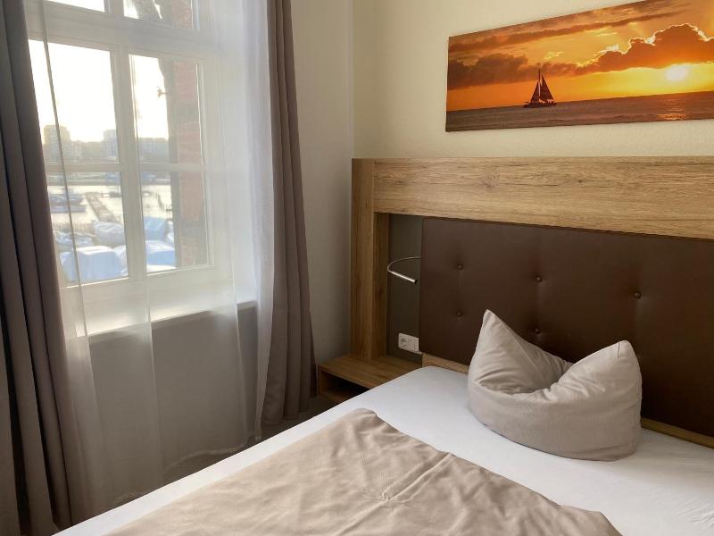Hotel Pension Zum Alten Fährhaus image