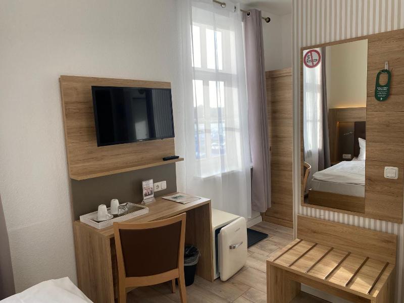 Hotel Pension Zum Alten Fährhaus image