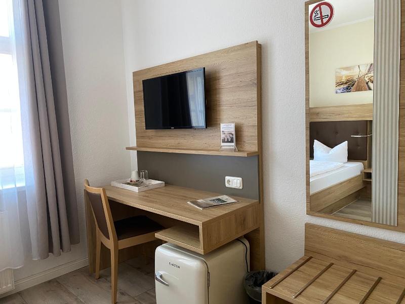 Hotel Pension Zum Alten Fährhaus image