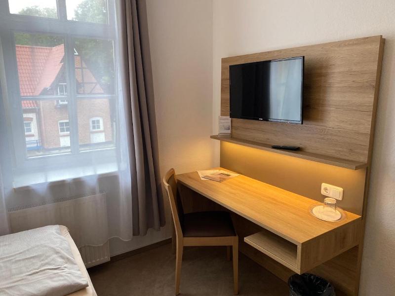 Hotel Pension Zum Alten Fährhaus image