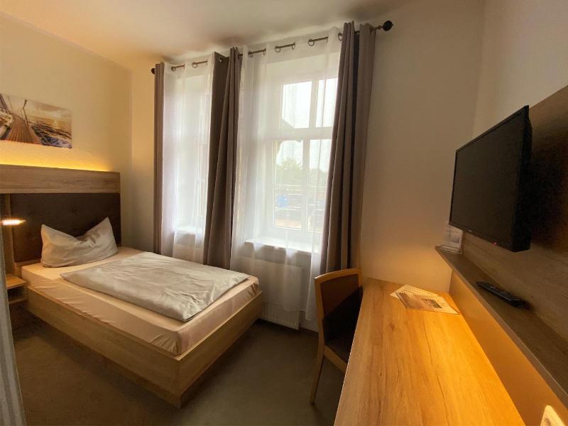 Hotel Pension Zum Alten Fährhaus image
