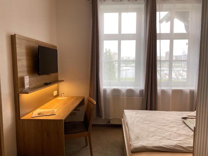 Hotel Pension Zum Alten Fährhaus image