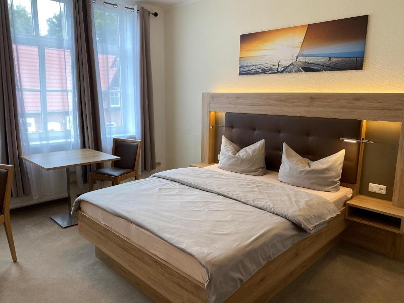 Hotel Pension Zum Alten Fährhaus image