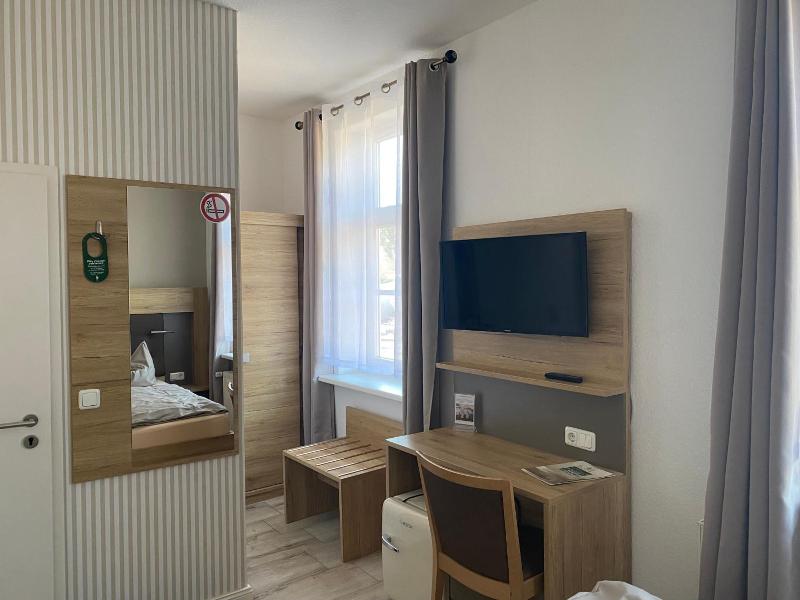 Hotel Pension Zum Alten Fährhaus image