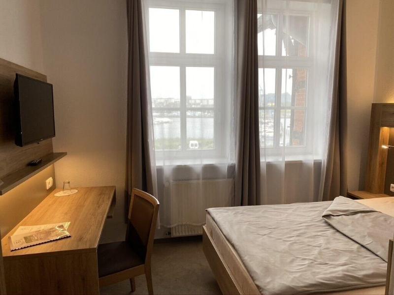 Hotel Pension Zum Alten Fährhaus image