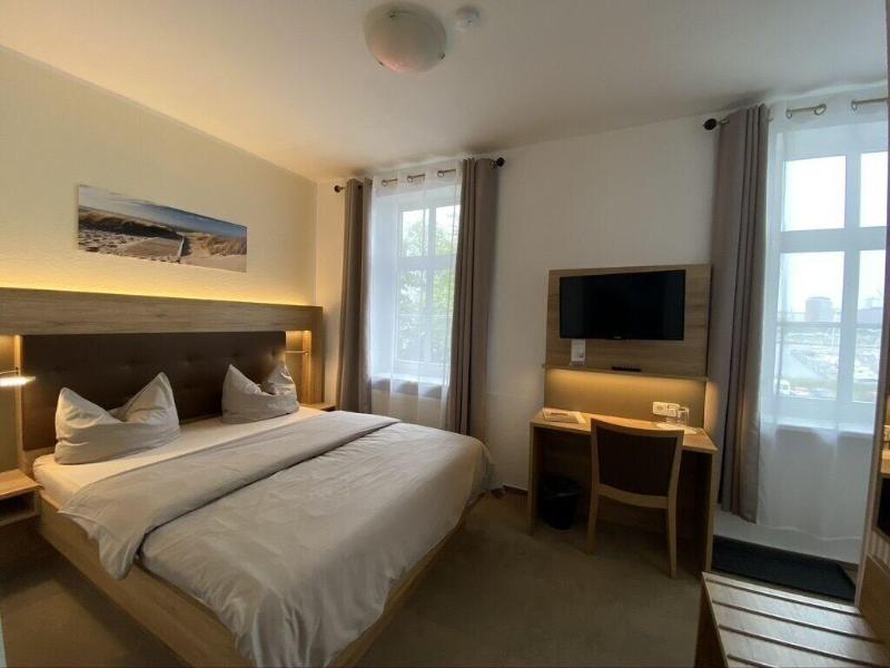 Hotel Pension Zum Alten Fährhaus image