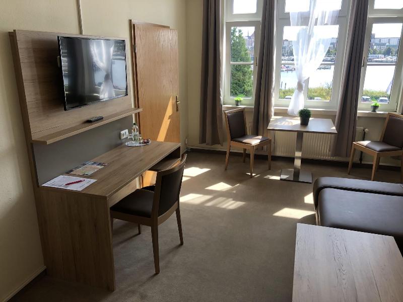 Hotel Pension Zum Alten Fährhaus image