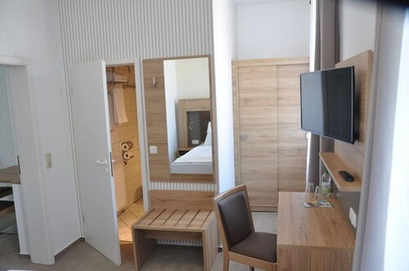 Hotel Pension Zum Alten Fährhaus image