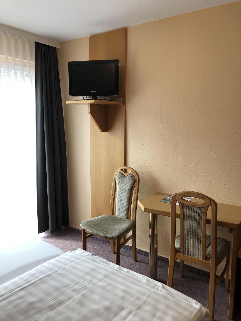 Landgasthaus Zur Linde image
