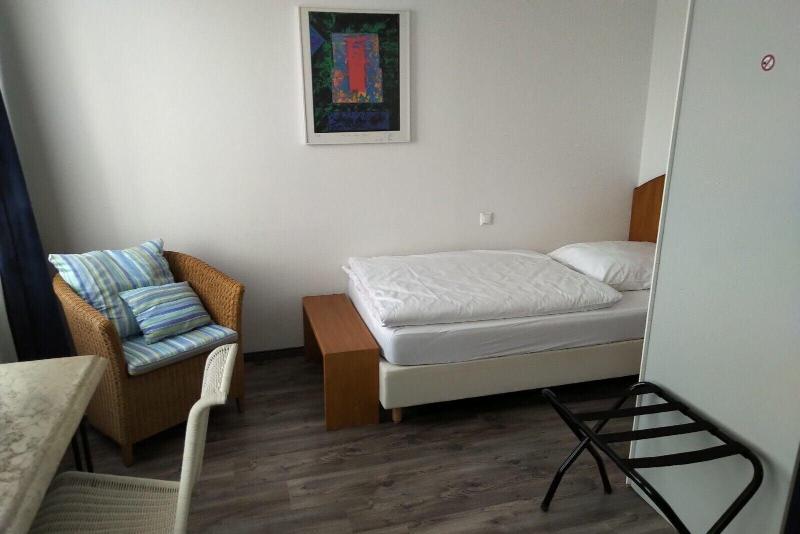 Atelierhaus Budget Hotel image