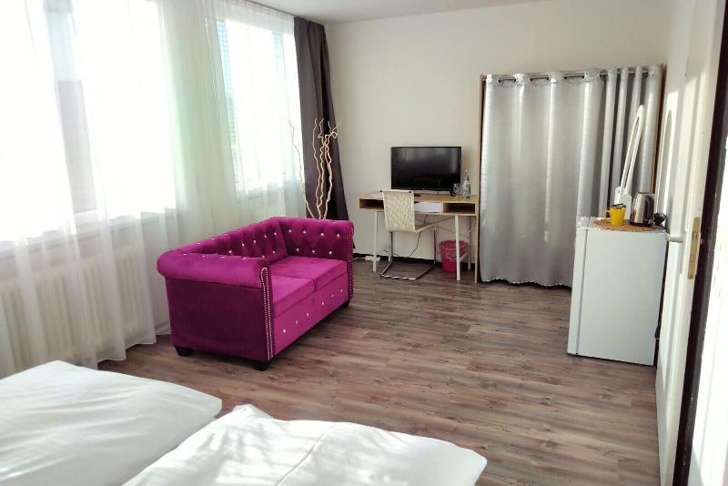Atelierhaus Budget Hotel image