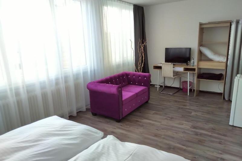 Atelierhaus Budget Hotel image