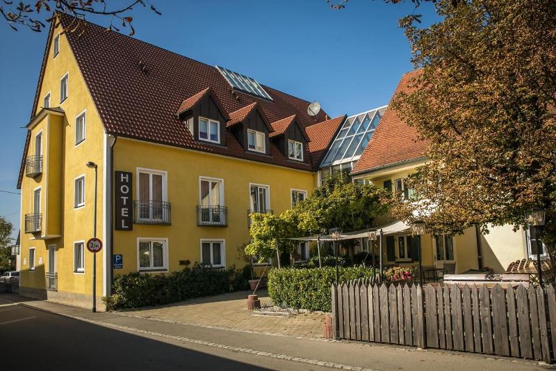 Neumaiers Hirsch Gasthof & Landhotel image