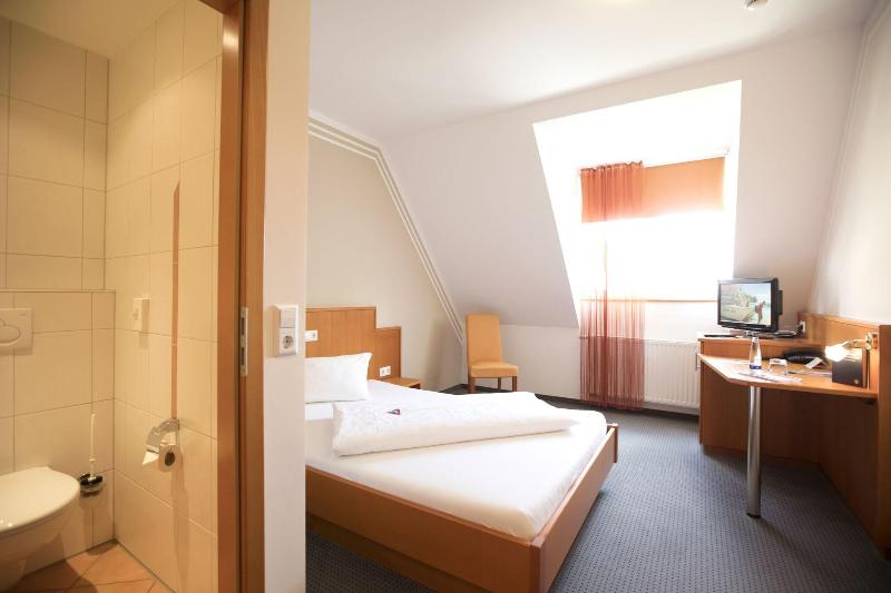Neumaiers Hirsch Gasthof & Landhotel image