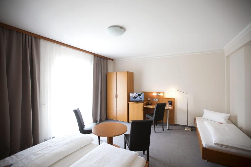 Neumaiers Hirsch Gasthof & Landhotel image