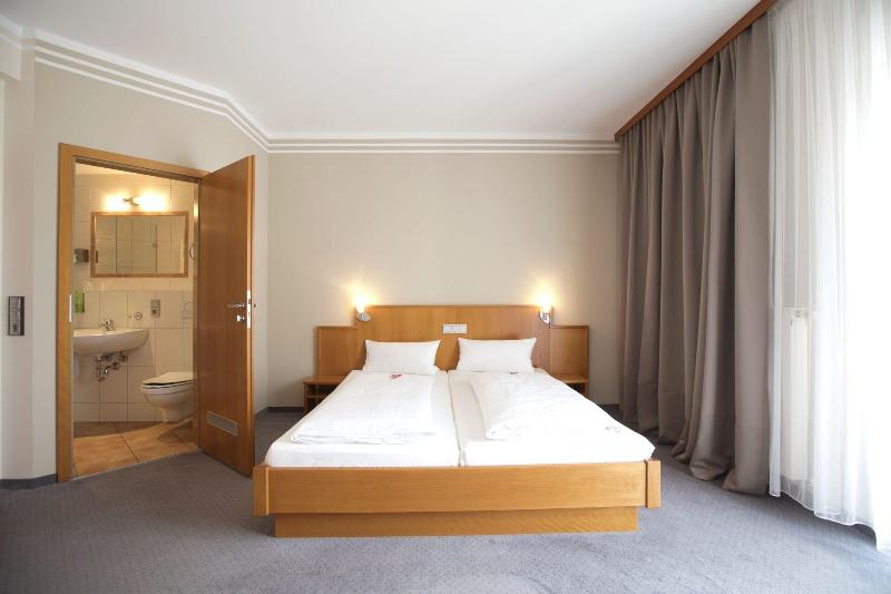 Neumaiers Hirsch Gasthof & Landhotel image
