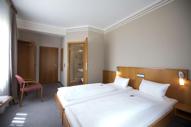 Neumaiers Hirsch Gasthof & Landhotel image