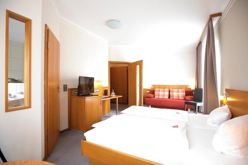 Neumaiers Hirsch Gasthof & Landhotel image