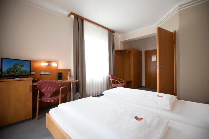 Neumaiers Hirsch Gasthof & Landhotel image