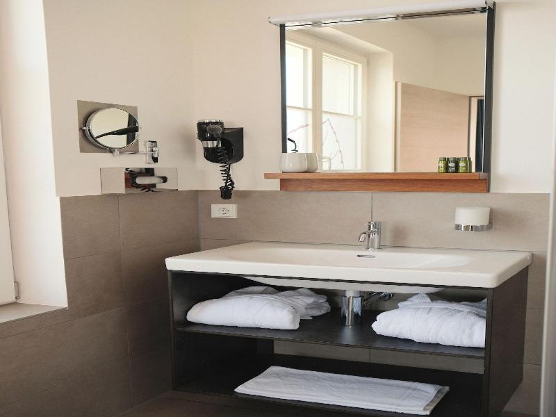 Seehotel Villa Linde image