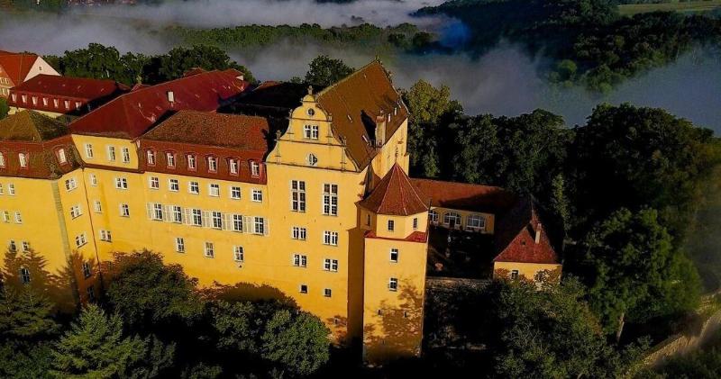 Schlosshotel Kirchberg image
