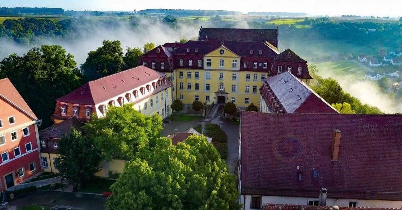 Schlosshotel Kirchberg image