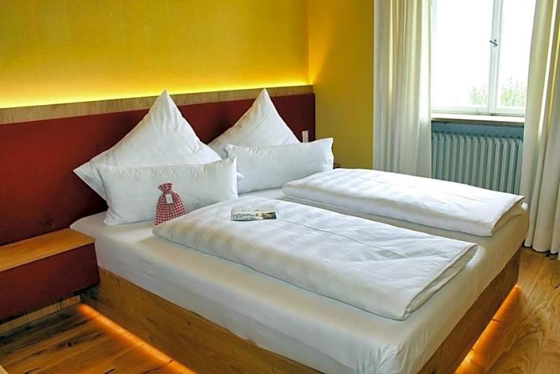 Schlosshotel Kirchberg image