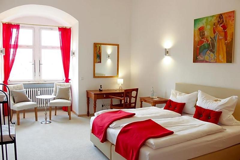 Schlosshotel Kirchberg image