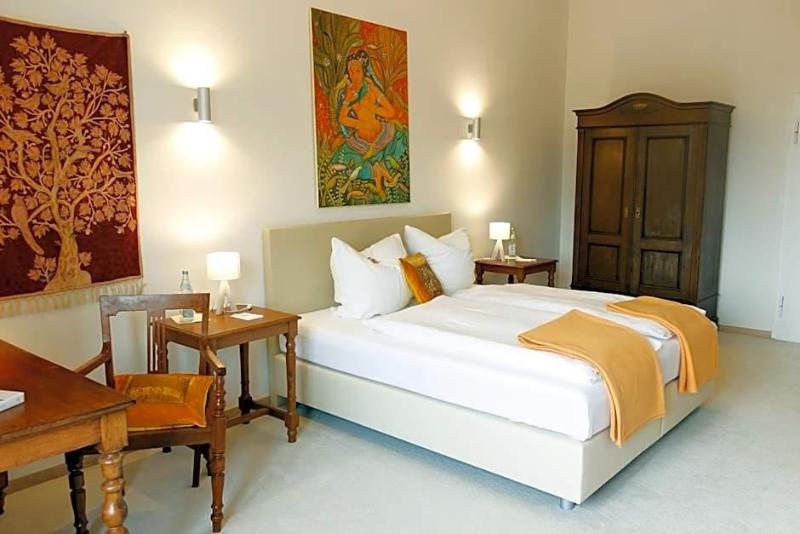 Schlosshotel Kirchberg image