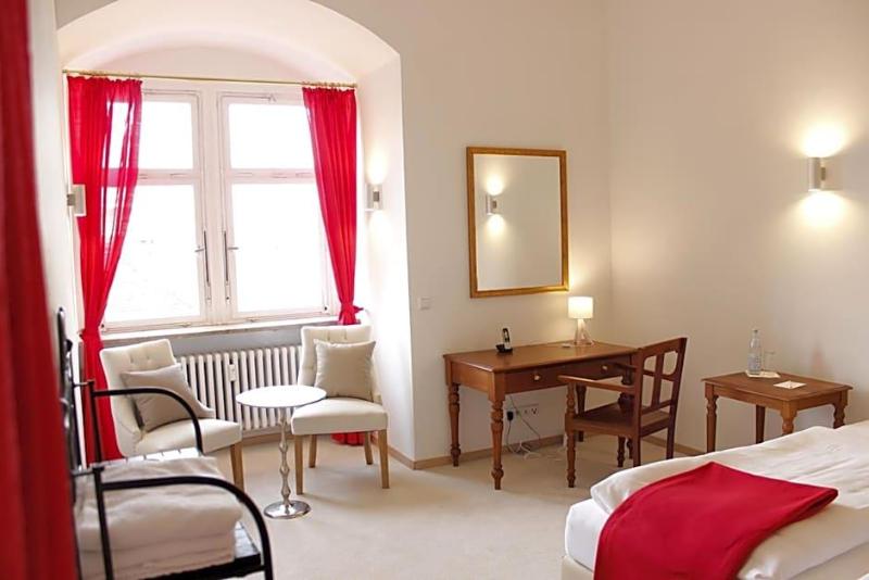 Schlosshotel Kirchberg image