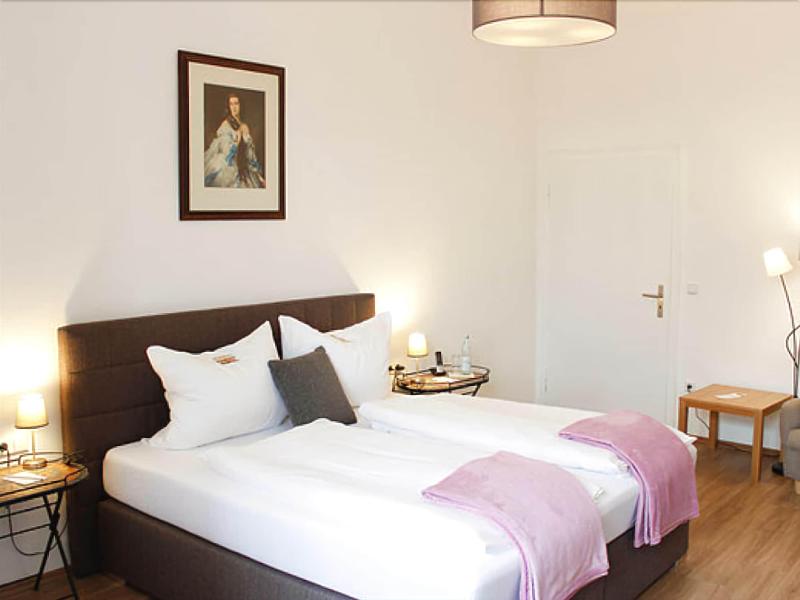 Schlosshotel Kirchberg image