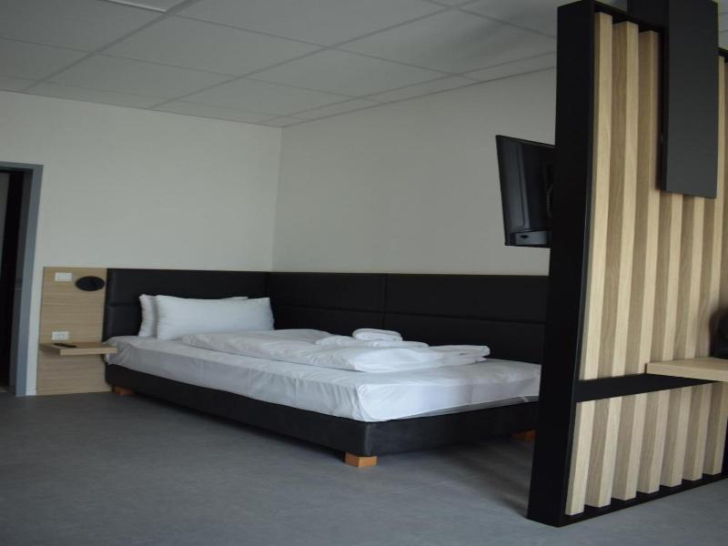 Akropolis Hotel image