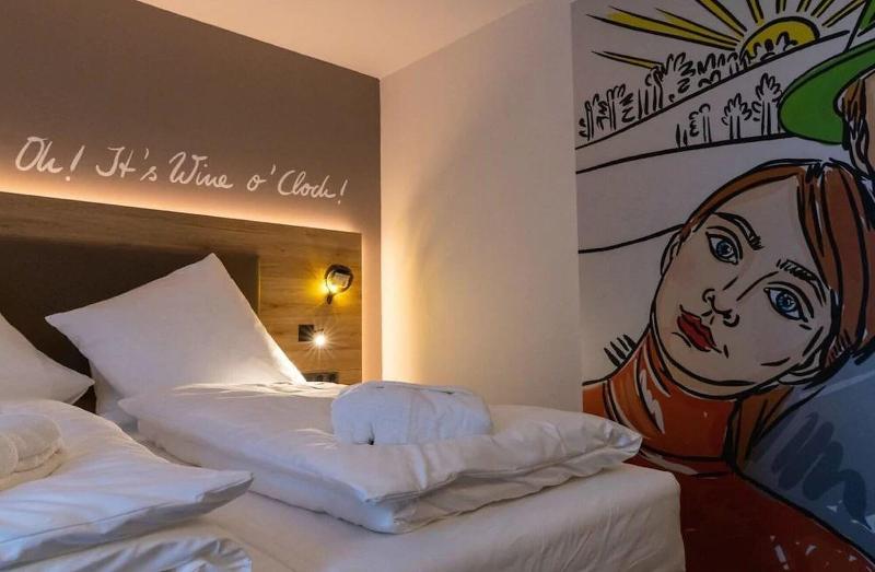 Sonnenhotel Weingut Römmert image