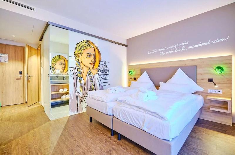 Sonnenhotel Weingut Römmert image
