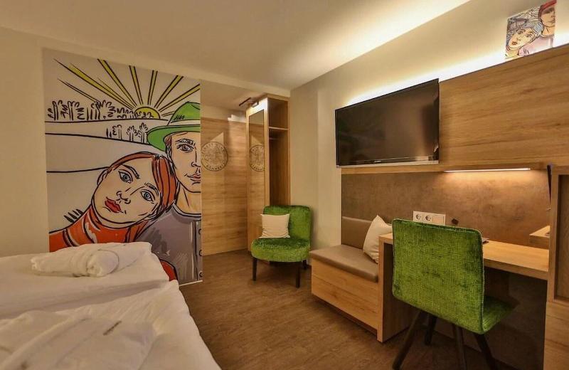 Sonnenhotel Weingut Römmert image