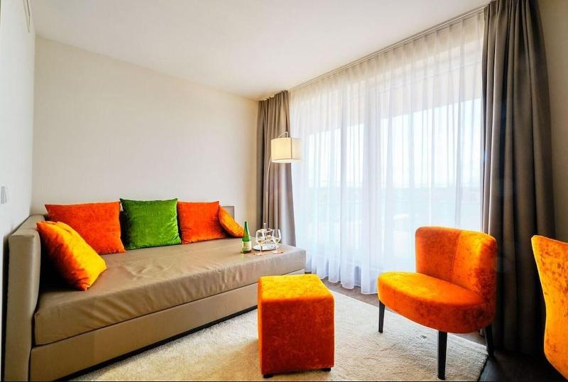 Sonnenhotel Weingut Römmert image