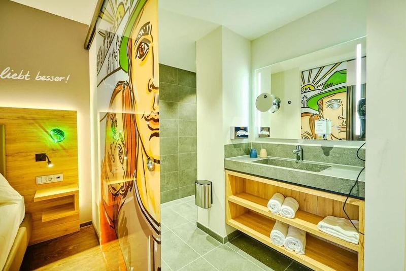 Sonnenhotel Weingut Römmert image