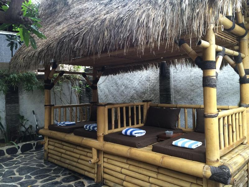 Scallywags Mango Retreat image