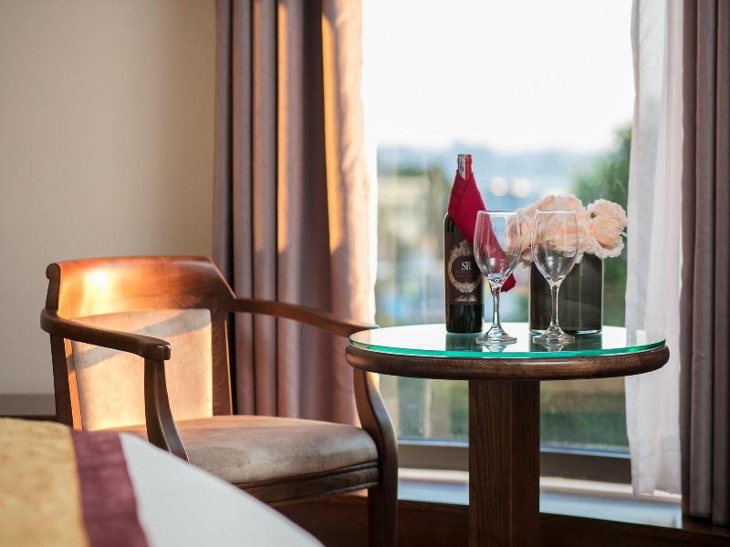 Halios Hotel Halong image