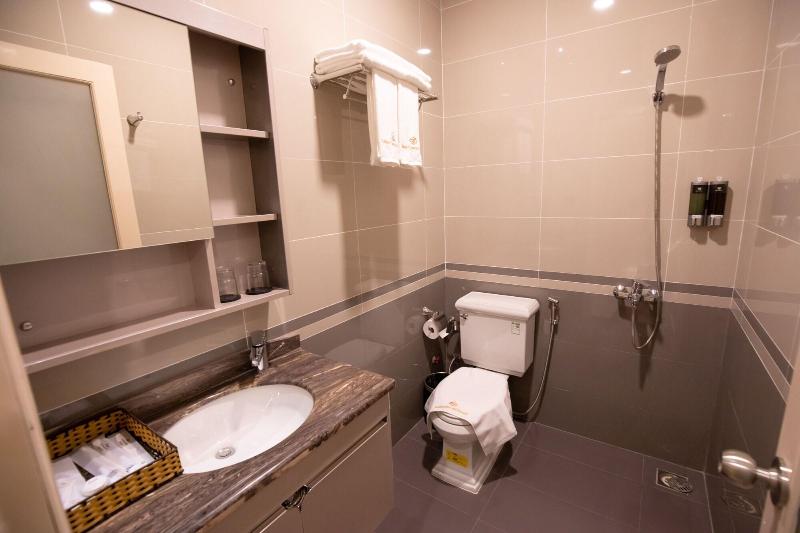 Golden Emerald Resort image