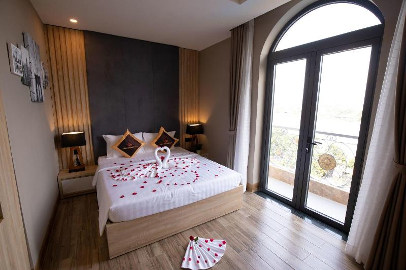 Golden Emerald Resort image