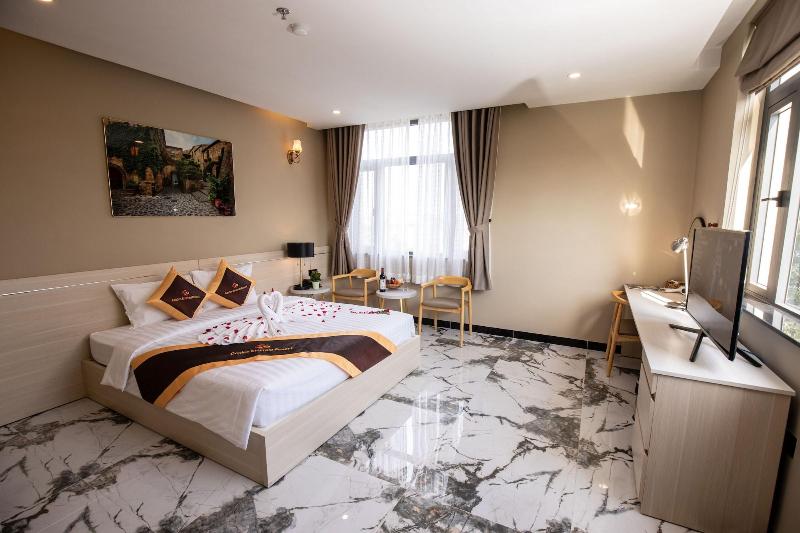 Golden Emerald Resort image