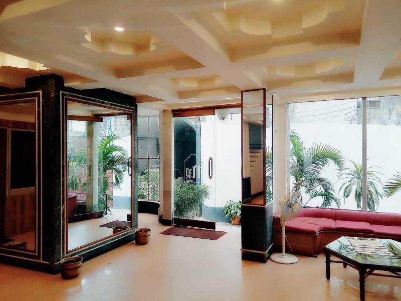 Hotel Niladrii Palace