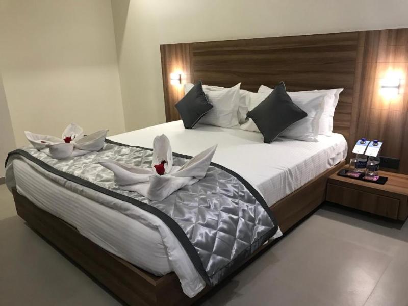 Kyriad Hotel Solapur by OTHPL image