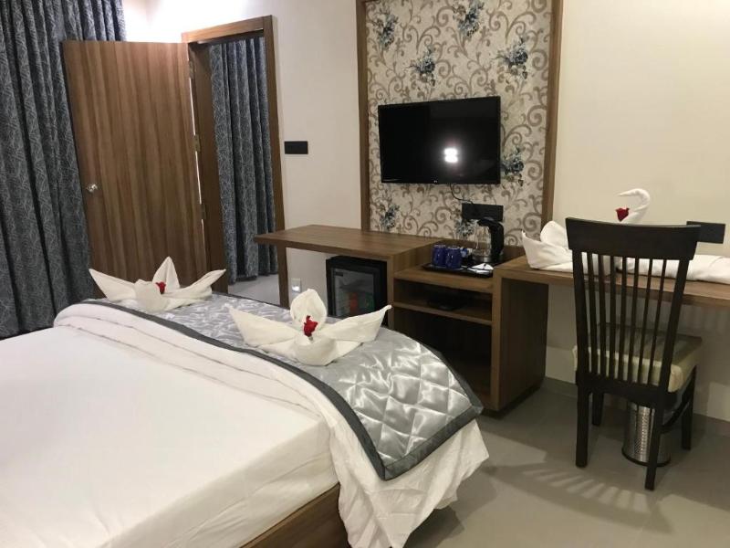 Kyriad Hotel Solapur by OTHPL image