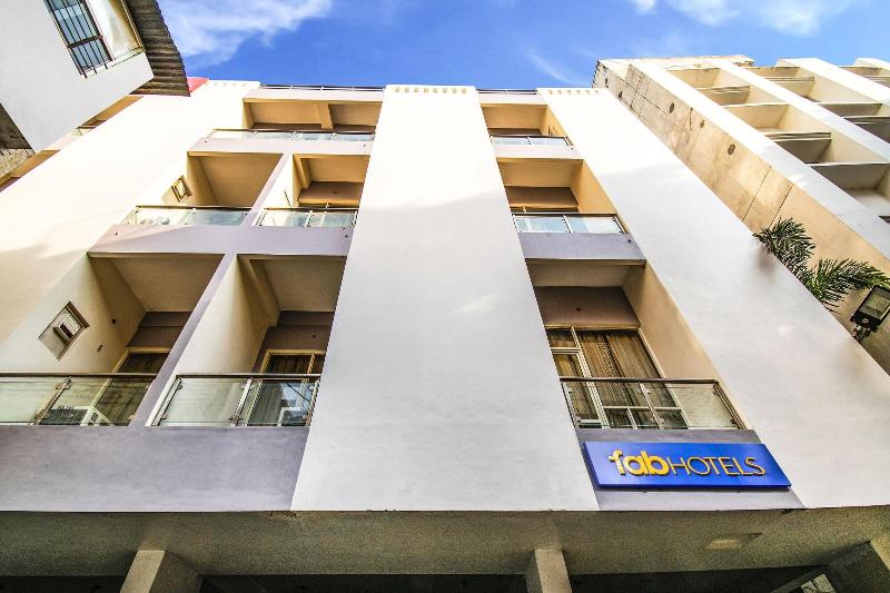Fabhotel Global Inn — general view