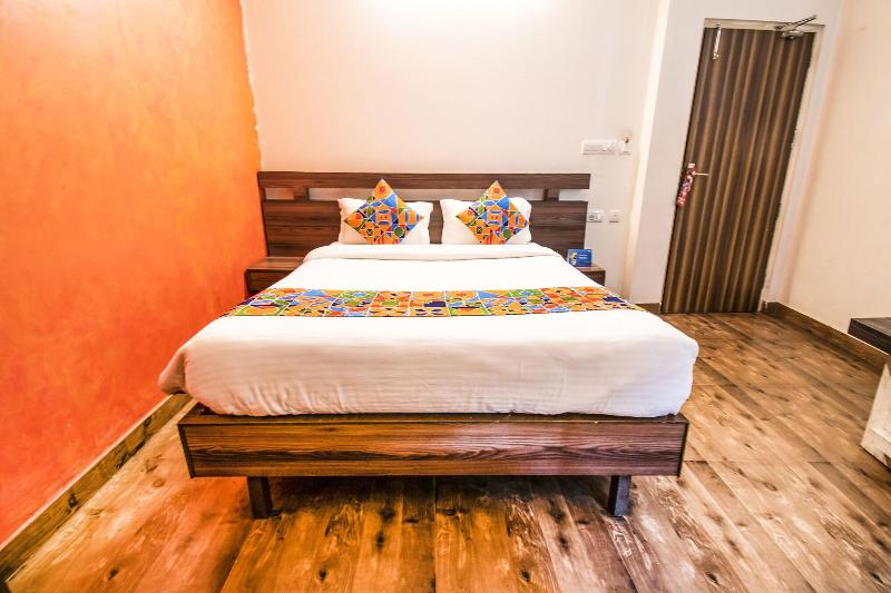 Fabhotel Global Inn image