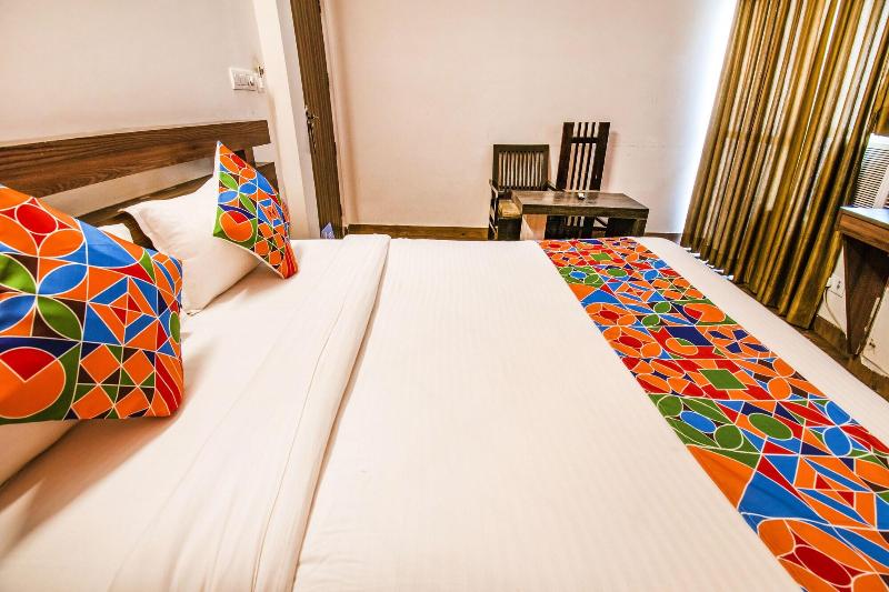 Fabhotel Global Inn image