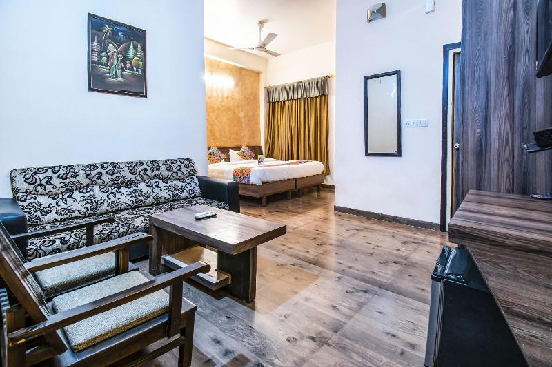Fabhotel Global Inn image
